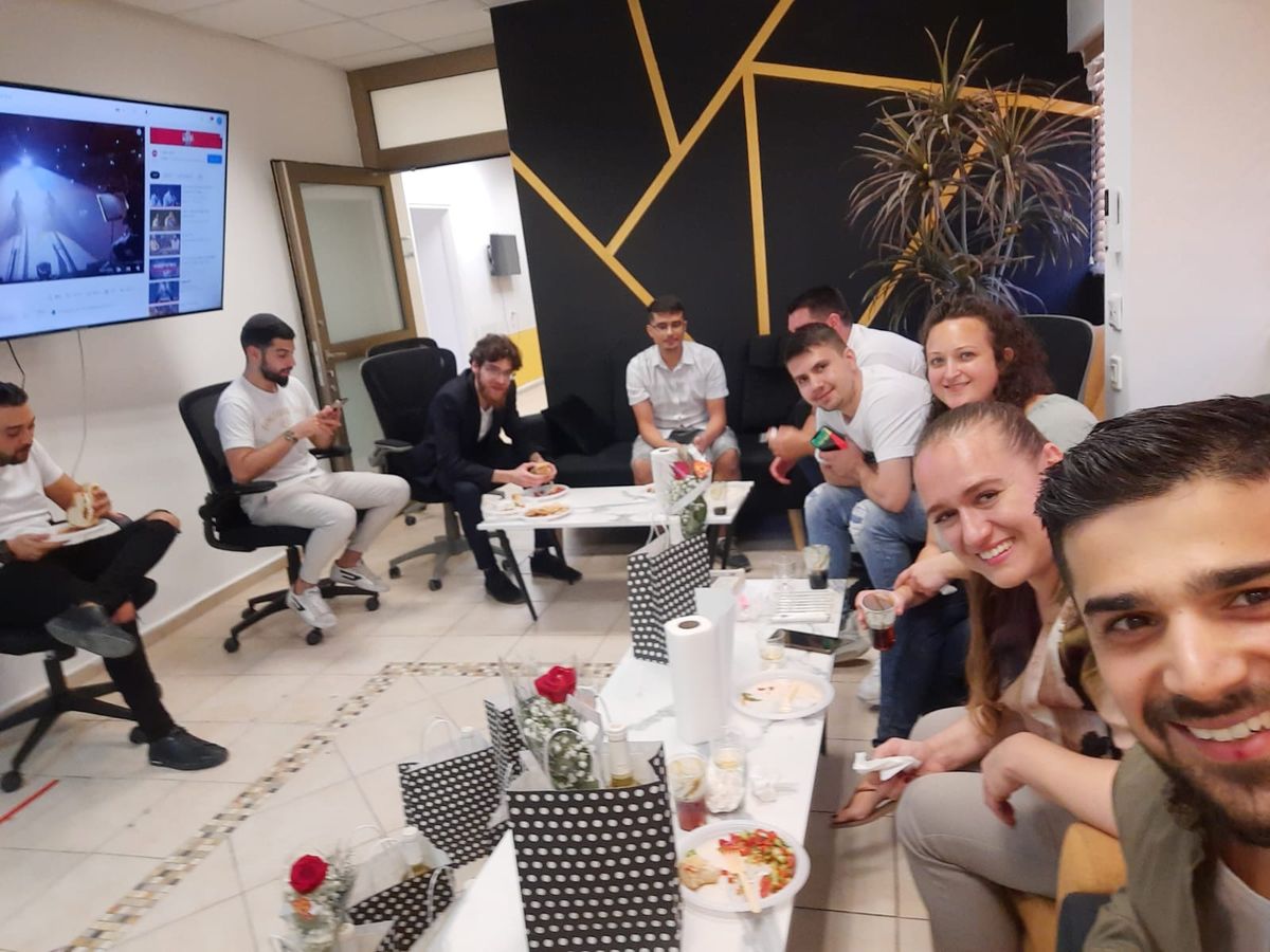 צוות Cal Technologies — תמונה 05