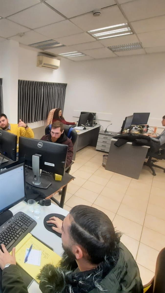 צוות Cal Technologies — תמונה 08