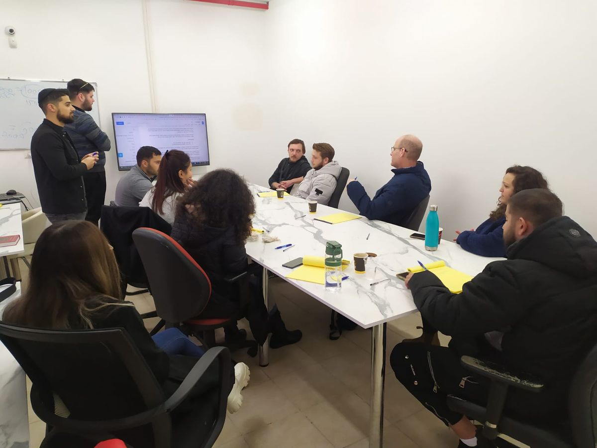 צוות Cal Technologies — תמונה 09